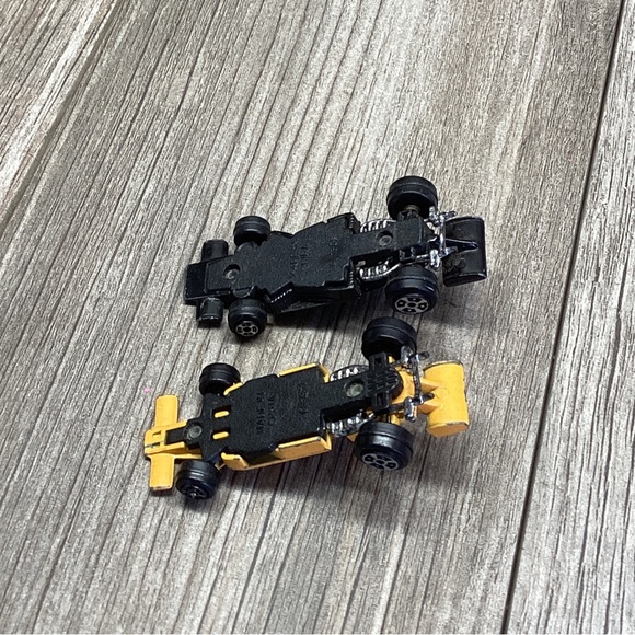 1 Yatming Formula One 11 Vertical 5 Diecast Model Race Car Lot Of 2 Yell… - Picture 9 of 11